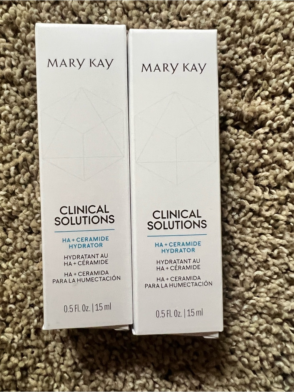 Mary Kay Clinical Solutions Hydrator in White and Blue Accents